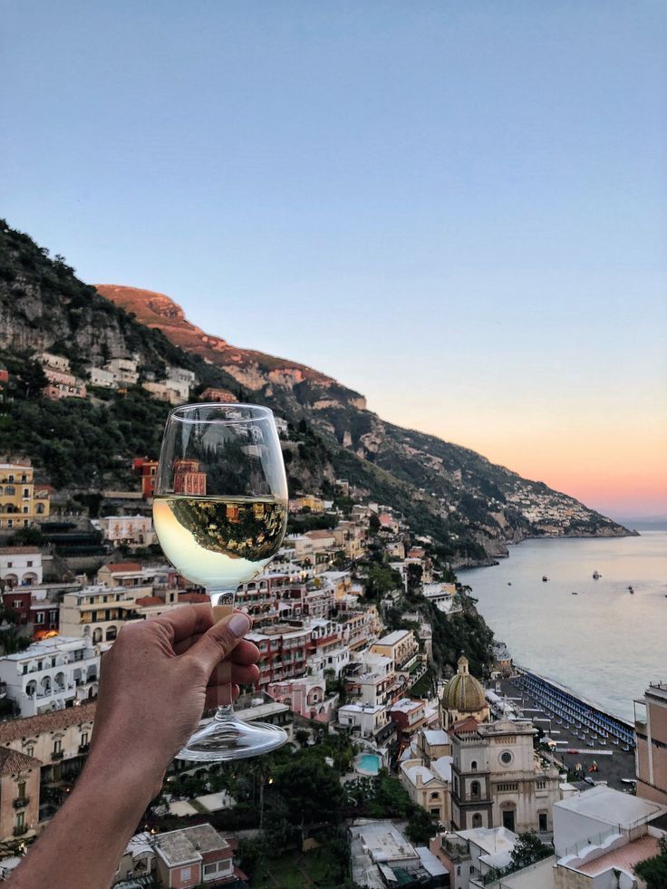 AUSTRAL WINES LLC